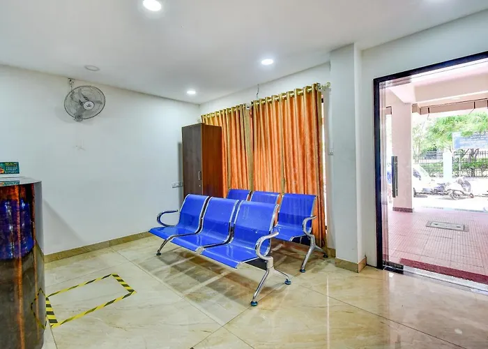 Fabexpress Pas Residency - Nr Marina Beach